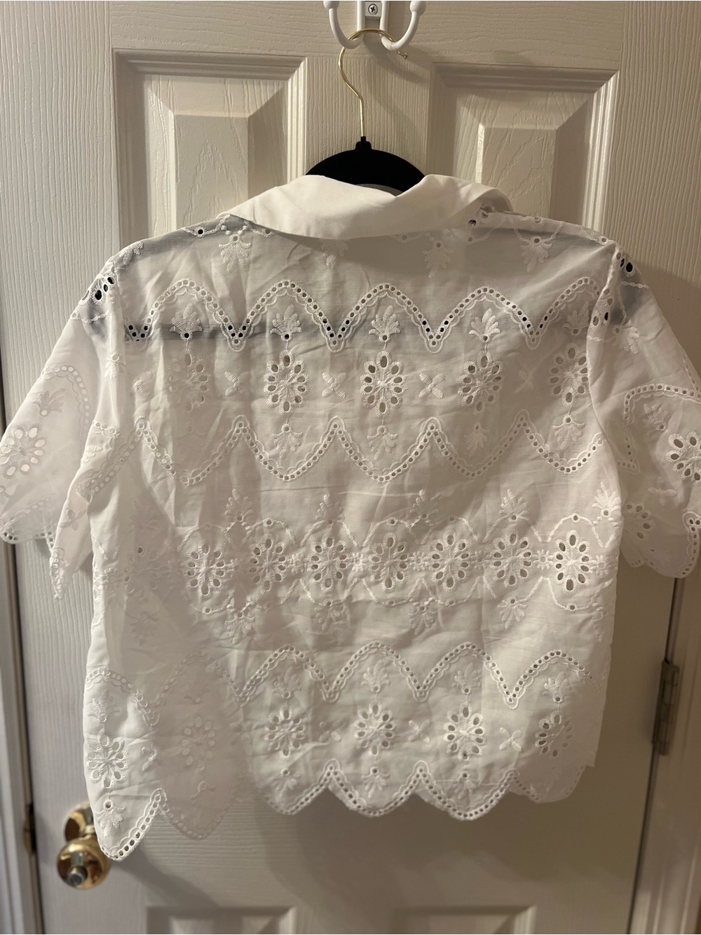 White Eyelet Collared Women's Button Top - Picture 2 of 2